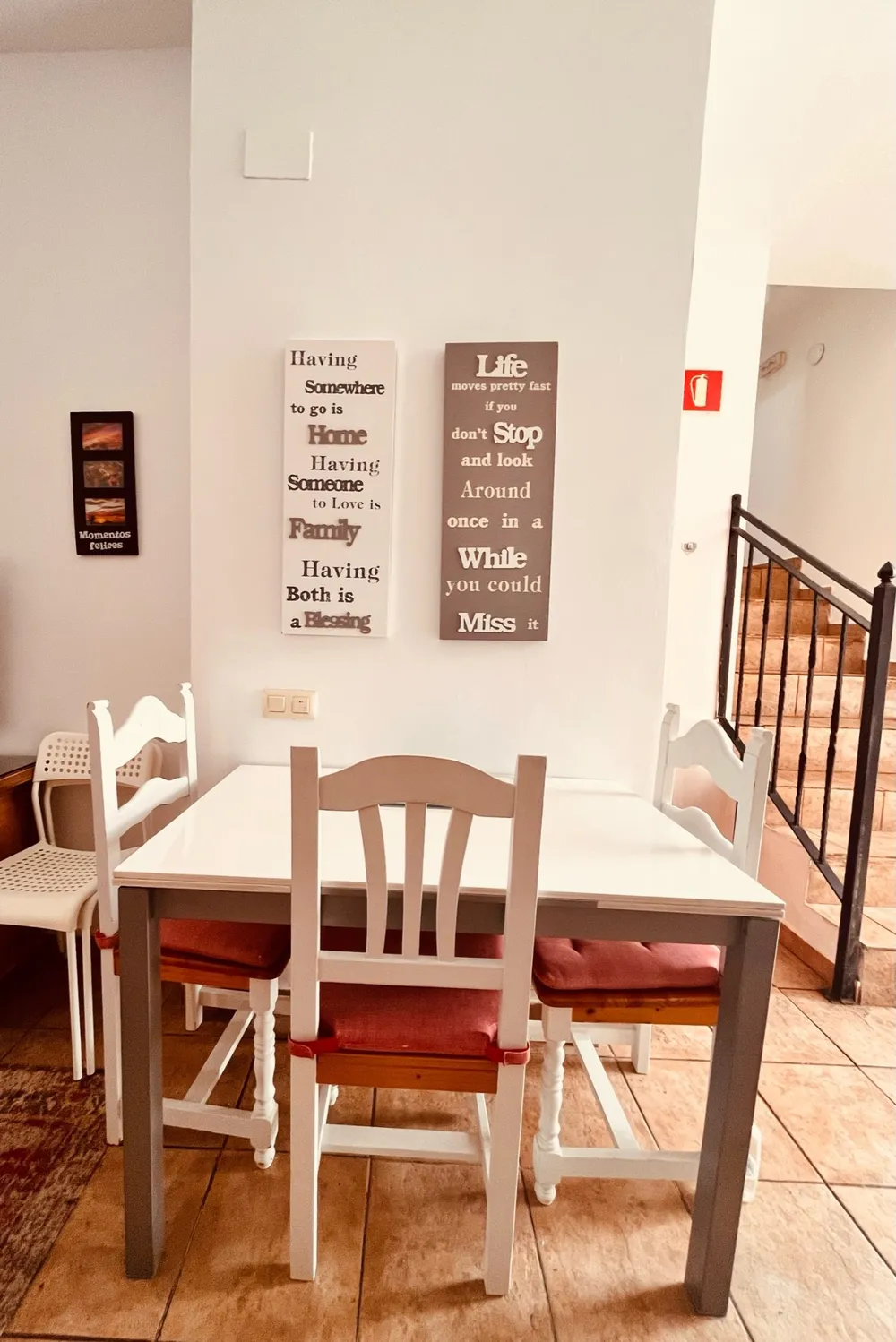 Otra vista del salón compartido del Hostal Matilda's en Segovia